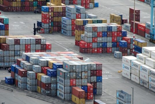 Global goods trade starts 2025 strong with imports surge in Q1