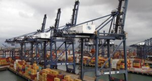 Global trade grows by $300B in first half of 2025